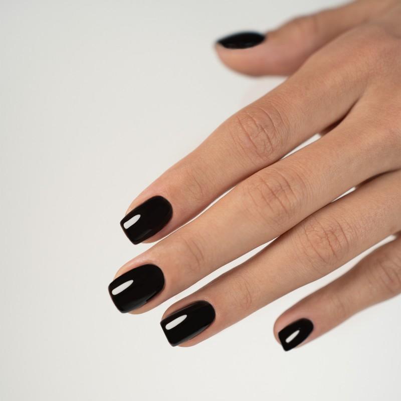 Techniki czarnego manicure