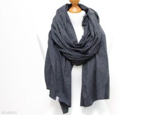 Chusta męska – idealne połączenie funkcjonalności i stylu w jednym dodatku