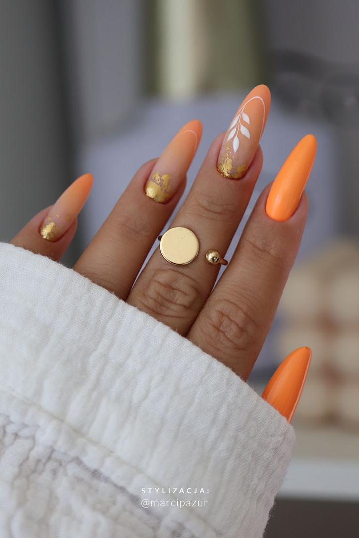 Stonowane kolory paznokci elegancja