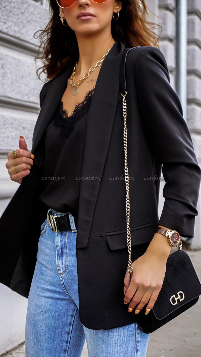 Sukienki i marynarki w modzie