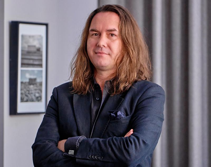 Tomasz Ossoliński: Poznaj życie prywatne znanego projektanta mody, jego żonę i rodzinę