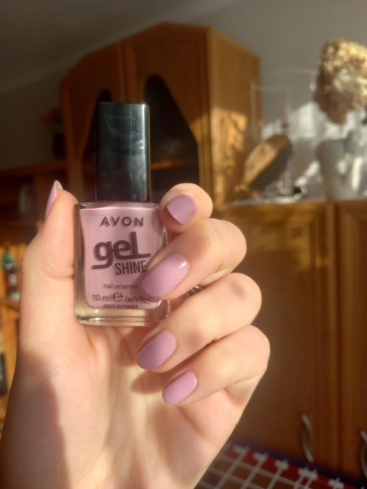 Pielęgnacja paznokci przed i po