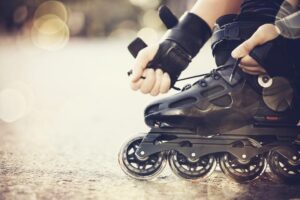 Odkryj radość z jazdy na rolkach - idealny sport na wiosnę!