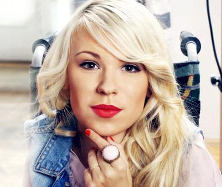 Odkryj wszystkie kolory życia Dominiki Budzyńskiej w niezwykłej podróży emocjonalnej