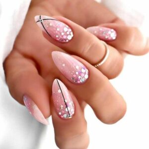 Paznokcie do cekinowej sukienki: Idealne kolory i kolorystyczne połączenia, które zachwycą