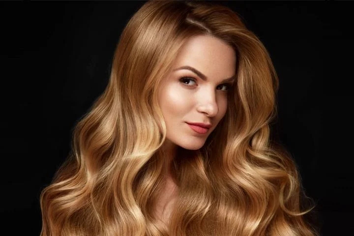 Czy miodowy blond to kolor idealny dla ciebie? Sprawdź, zanim zdecydujesz!